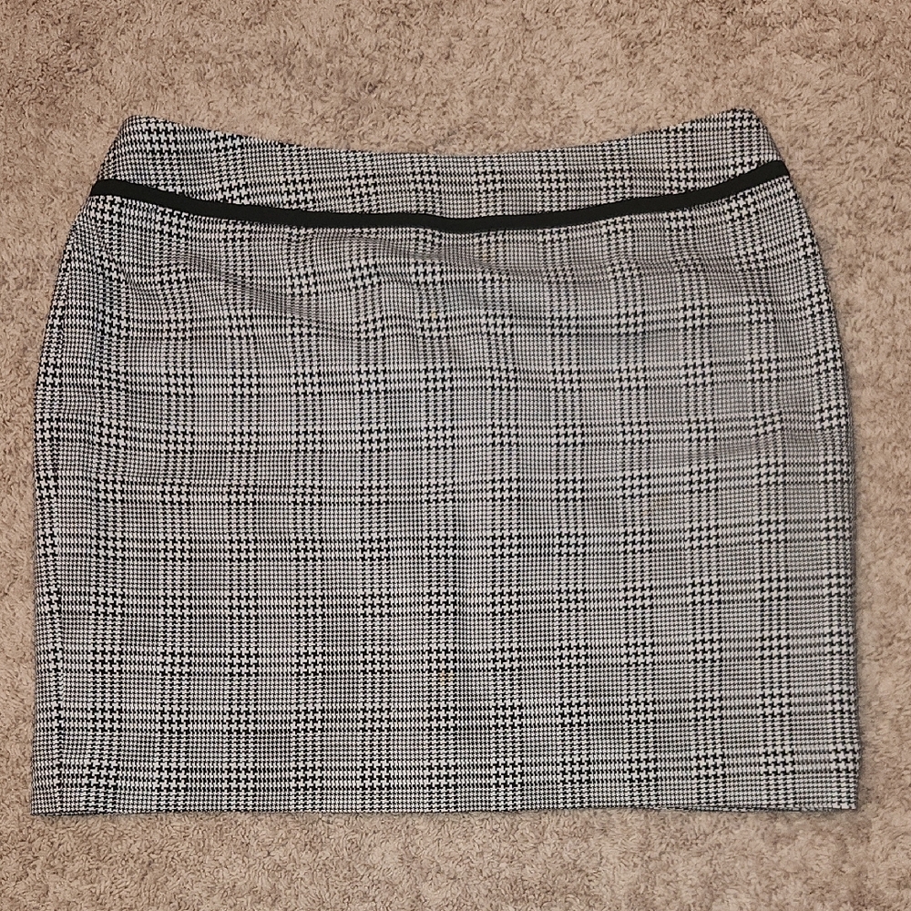 Plus Size Classic Black And White Houndstooth Skirt